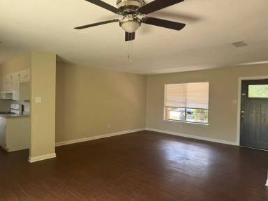 Main picture of 409 Kenwood Ln