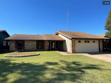 Main picture of 1018 Canary Ln