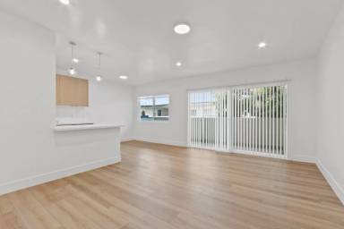 Main picture of 343 Palos Verdes Blvd