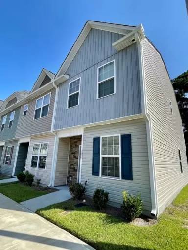 Main picture of 136 Beacon Woods Dr