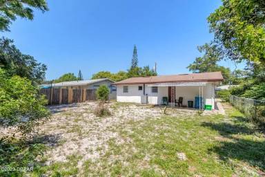 Main picture of 1324 Carmen Ave