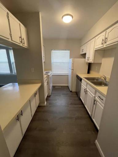 Main picture of Manorsouth Apartments