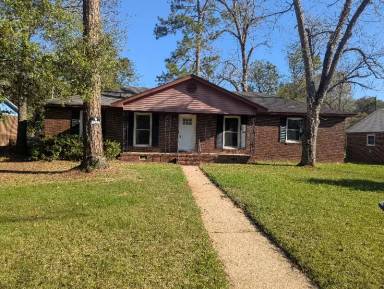 Main picture of 2017 Jones Ave