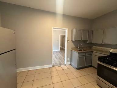 Main picture of 6633 S Ellis Ave