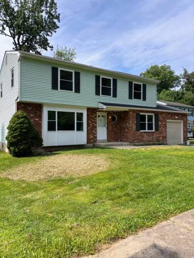 Main picture of 5 Firethorn Ct