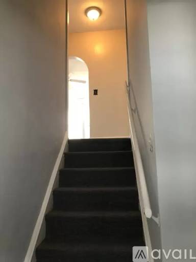 Main picture of 218 E Knight Ave