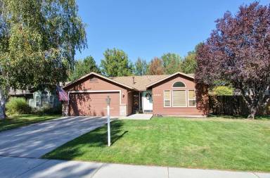 Main picture of 5026 W Catalpa Dr