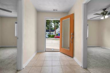 Main picture of 621 14th St