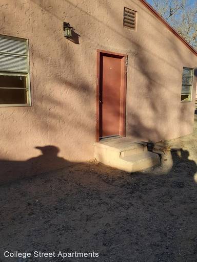 Main picture of 2215 College St