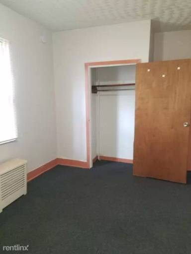 Main picture of 711 E Gun Hill Rd