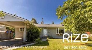 Main picture of 2450 E Ellisonwoods Ave