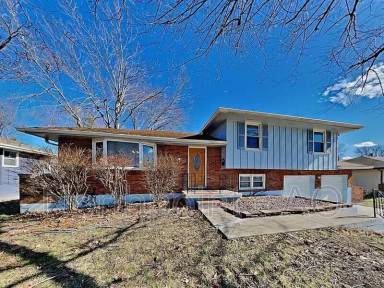 Main picture of 703 NE Independence Ave