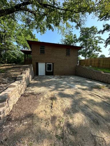 Main picture of 1509 Oak Grove Rd