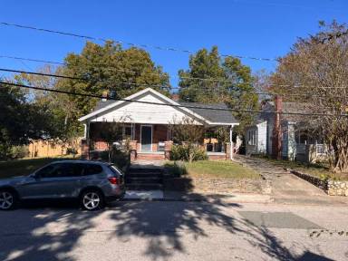 Main picture of 105 Dunstan Ave
