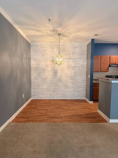 Main picture of 200 Vista Lake Dr