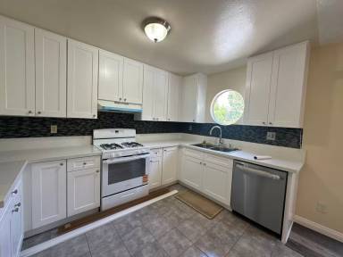 Main picture of 1701 Talmadge St