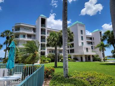 Main picture of 8041 Sailboat Key Blvd S