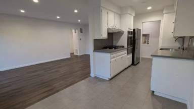 Main picture of 1223 S Bundy Dr
