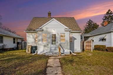 Main picture of 609 E Victoria St