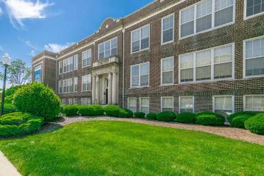 Main picture of 2201 Spring Garden St
