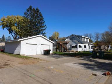 Main picture of 303 N 5th St