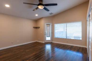 Main picture of 43524 Yew St
