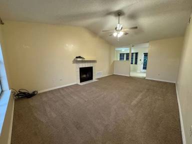 Main picture of 800 Christian Dr