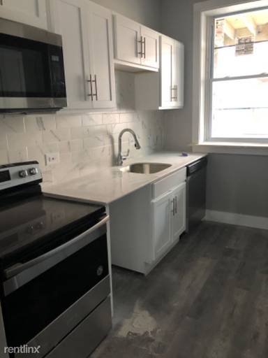 Main picture of 370 E 53rd St