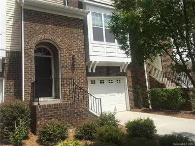 Main picture of 816 Skybrook Falls Dr