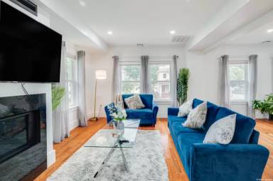Main picture of 89 Blue Hill Ave