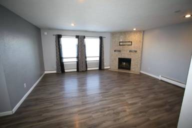 Main picture of 329 E 14th Ave