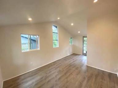 Main picture of 1020 Austin Ave