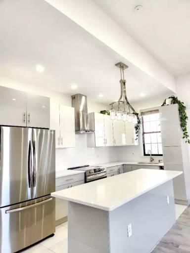 Main picture of 1659 Hancock St