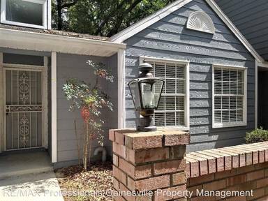 Main picture of 219 NW 48th Blvd