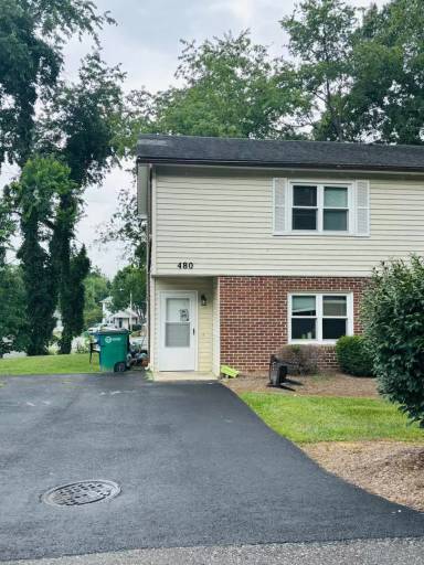 Main picture of 445 Miller Ct SE