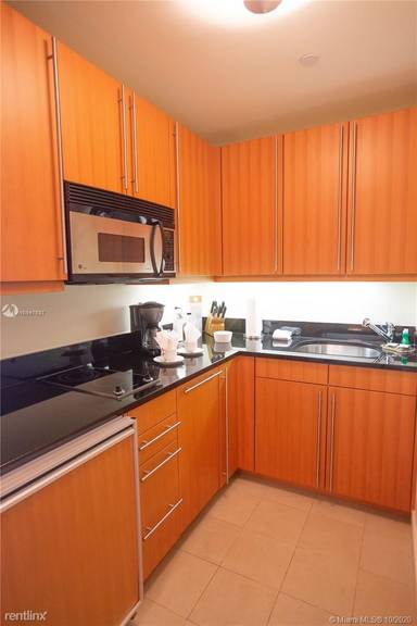 Main picture of 1435 Brickell Ave