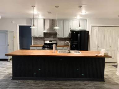 Main picture of 1315 Helen Ct