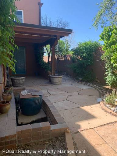 Main picture of 700 Lakeview Cir SE