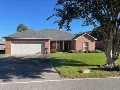 Main picture of 103 Windrow Dr