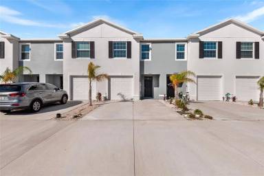 Main picture of 33093 Major Oak Dr