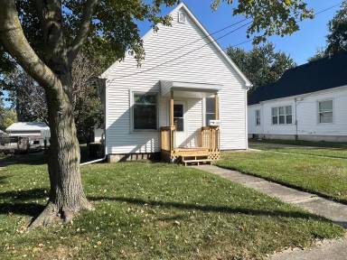 Main picture of 1215 W Elm St