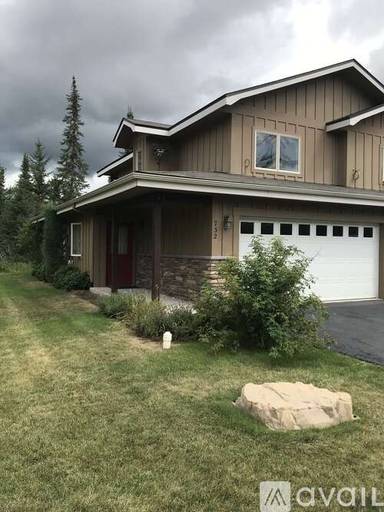 Main picture of 736 Spruce Ct