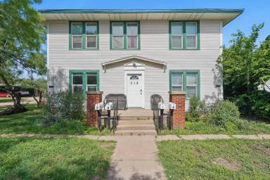 Main picture of 318 Palm St