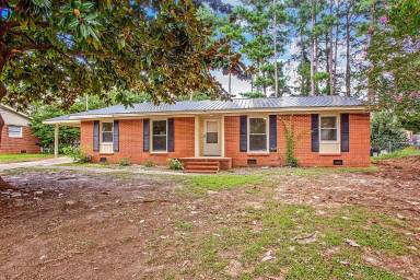 Main picture of 713 Burgoyne Dr