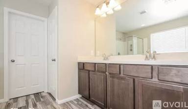 Main picture of 325 Casmailia Ave