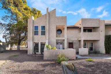 Main picture of 3929 S Torrey Pines Dr