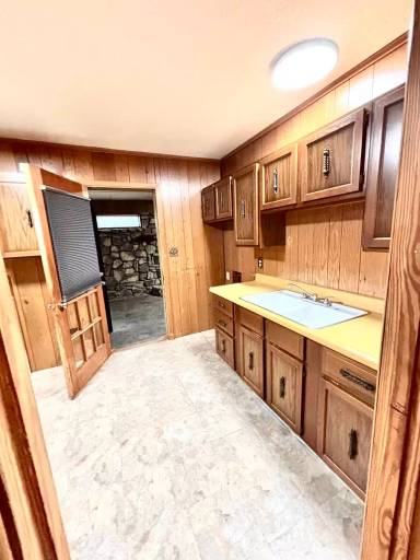 Main picture of 732 Crest Dr