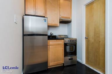 Main picture of 141 E 26th St