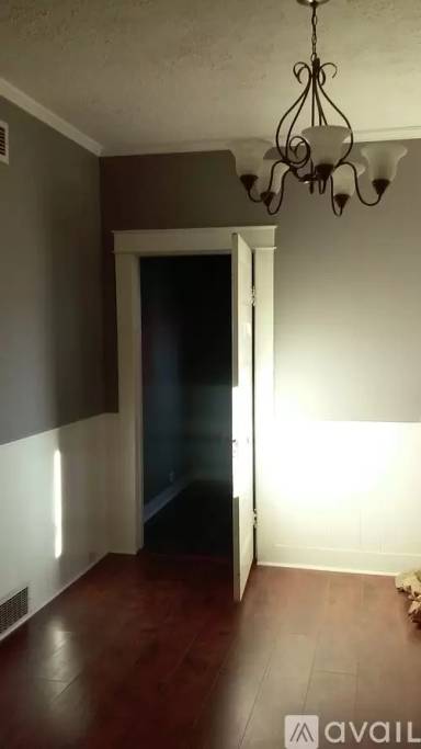 Main picture of 324 Owsley Ave