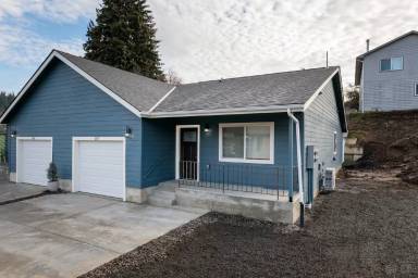 Main picture of 107 SW Bel Air Dr